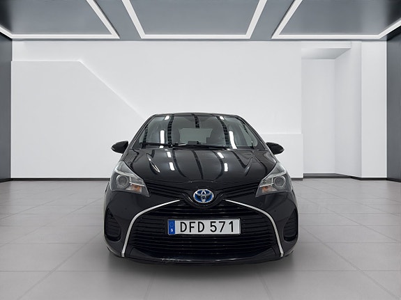 Toyota Yaris 3 of 16