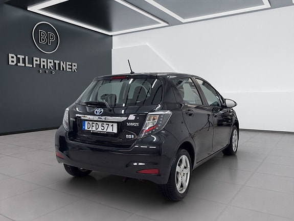 Toyota Yaris 6 of 16