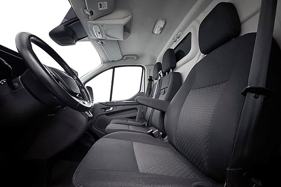 Ford Transit Custom 12 of 25
