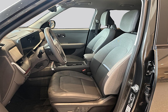 Kia Seltos 10 of 21