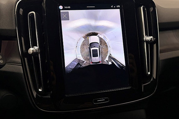 Volvo XC40 27 of 30