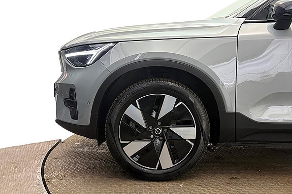 Volvo XC40 11 of 30