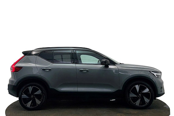 Volvo XC40 6 of 30