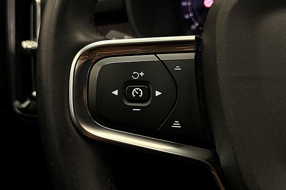 Volvo XC40 21 of 30