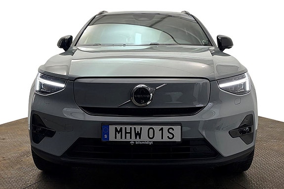 Volvo XC40 3 of 30