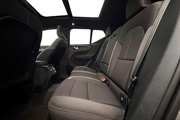 Volvo XC40 16 of 30