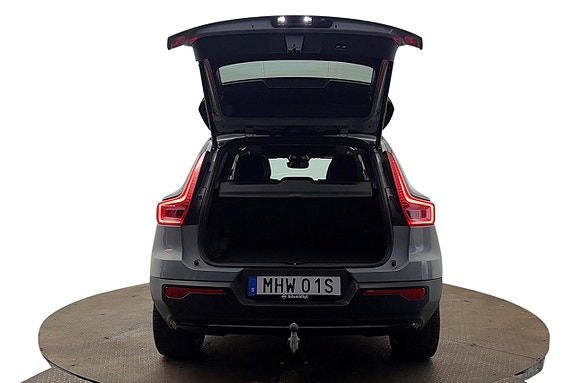 Volvo XC40 9 of 30