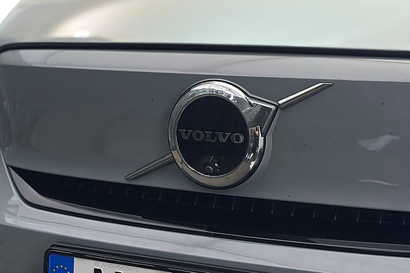 Volvo XC40 4 of 30