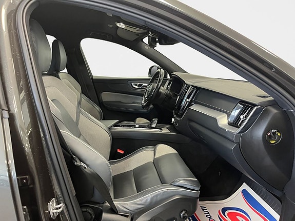 Volvo XC60 15 of 16