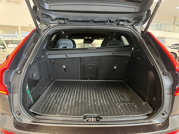 Volvo XC60 16 of 16