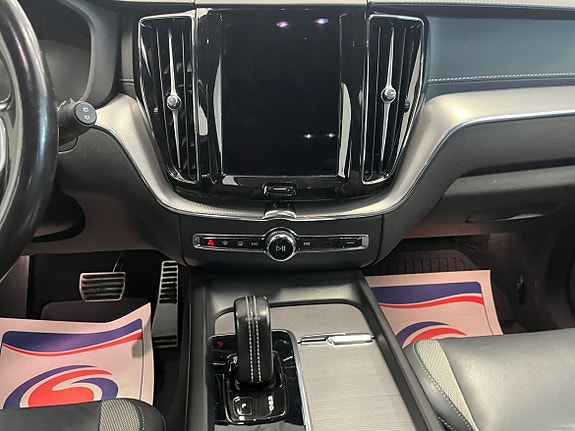 Volvo XC60 11 of 16