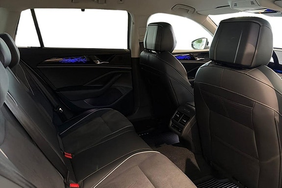 Volkswagen Passat 21 of 25
