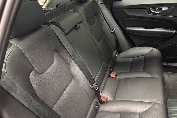 Volvo XC60 11 of 27