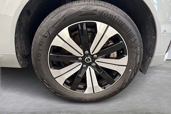 Volvo XC60 14 of 27