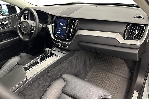 Volvo XC60 10 of 27