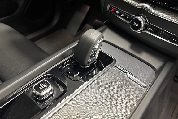 Volvo XC60 16 of 27
