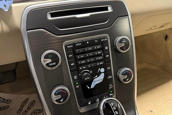 Volvo XC70 13 of 14