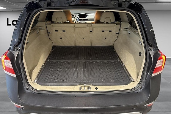 Volvo XC70 14 of 14