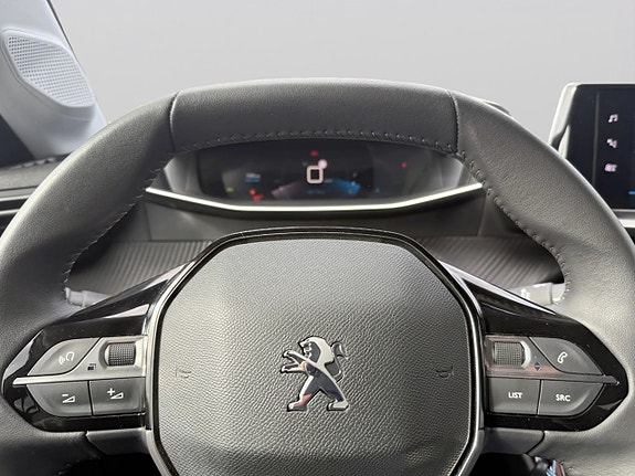 Peugeot 208 12 of 16