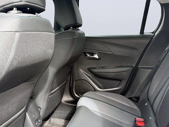 Peugeot 208 14 of 16