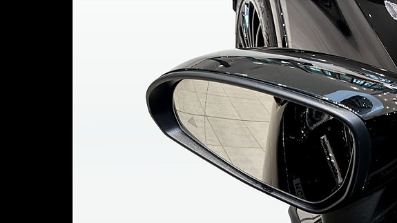 Mercedes-Benz GLC300 e 13 of 22