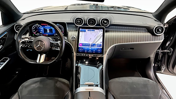 Mercedes-Benz GLC300 e 4 of 22