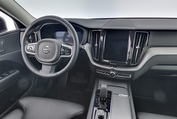 Volvo XC60 8 of 17
