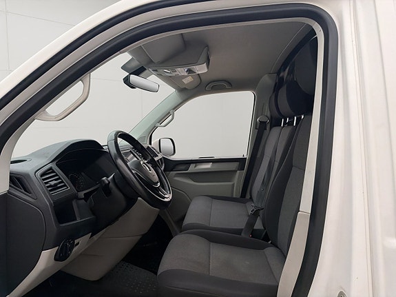 Volkswagen Transporter 16 of 29