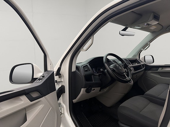Volkswagen Transporter 15 of 29