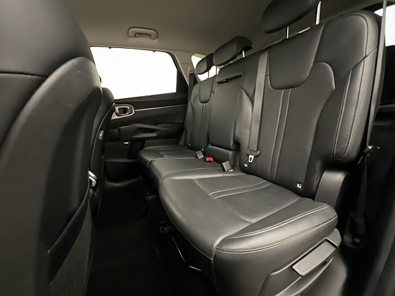 Kia Sorento 15 of 30