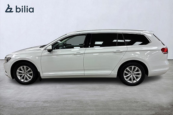 Volkswagen Passat 3 of 21