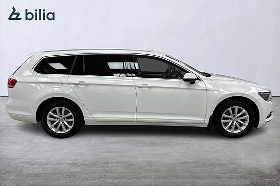 Volkswagen Passat 18 of 21