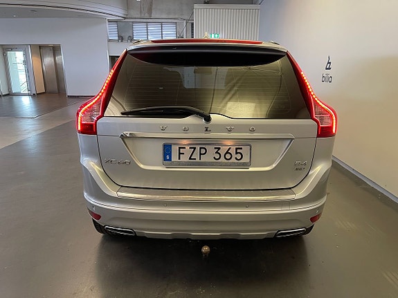 Volvo XC60 4 of 12