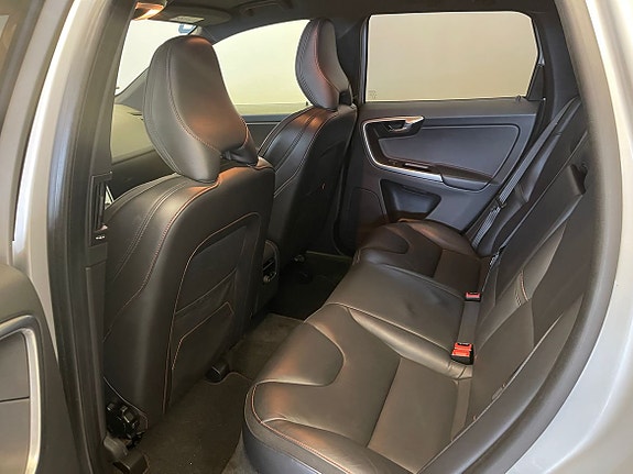 Volvo XC60 11 of 12