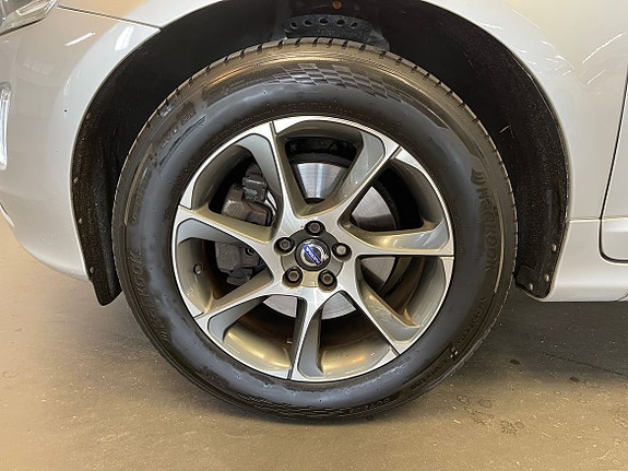 Volvo XC60 6 of 12