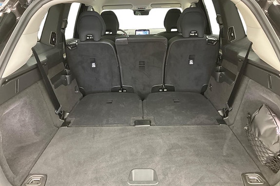 Volvo EX90 10 of 27