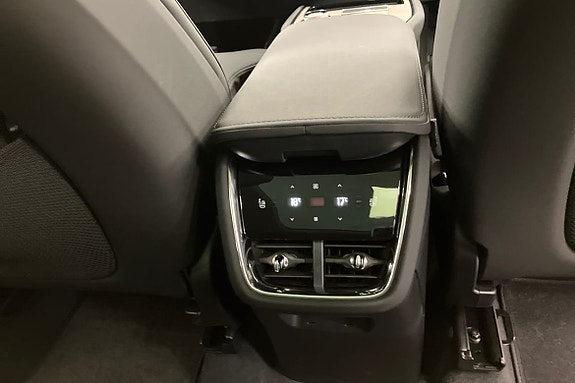 Volvo EX90 21 of 27