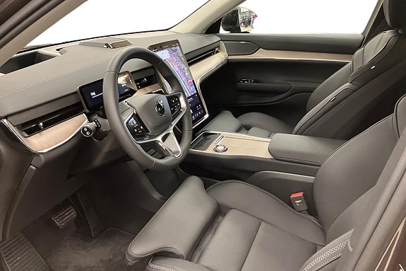 Volvo EX90 14 of 27