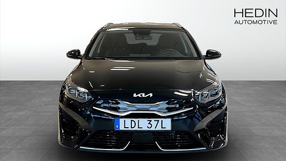 Kia Ceed 2 of 12