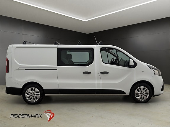 Nissan NV300 2 of 29