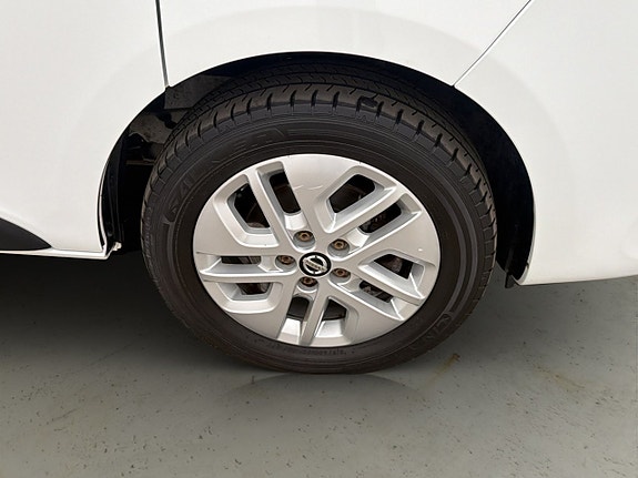 Nissan NV300 29 of 29