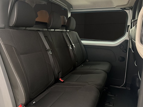 Nissan NV300 23 of 29