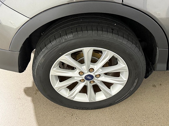 Ford Kuga 13 of 26