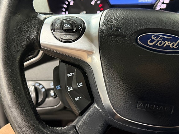 Ford Kuga 23 of 26