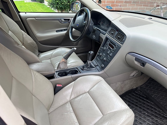 Volvo V70 4 of 7