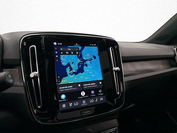 Volvo XC40 28 of 30
