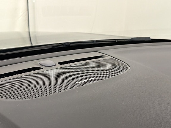Volvo XC40 21 of 30