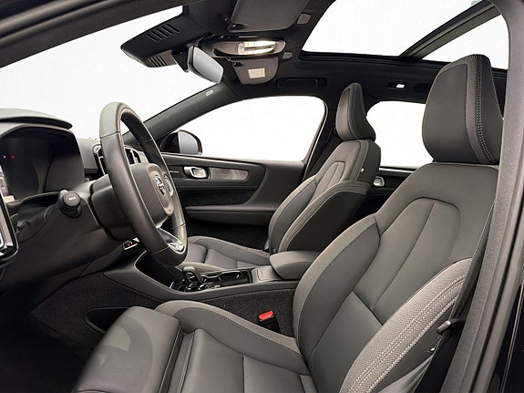 Volvo XC40 16 of 30