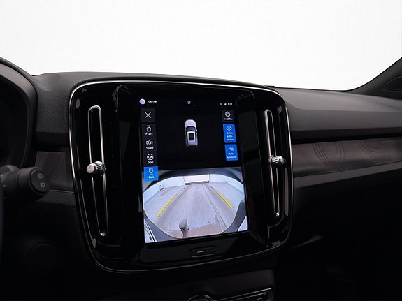 Volvo XC40 24 of 30