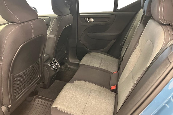 Volvo XC40 13 of 24